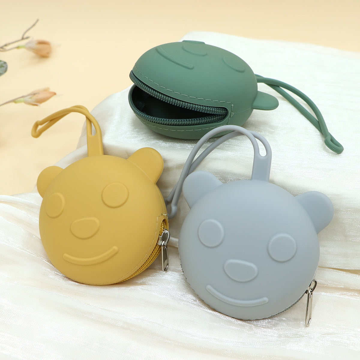 Boîte de rangement pour tétine bébé, sac de voyage portable ours — Monptitlou Image
