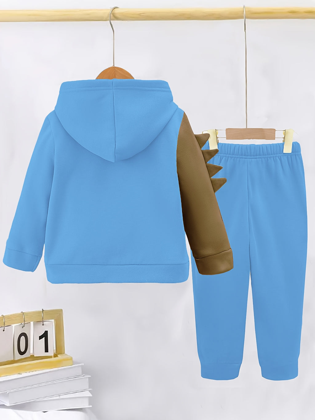 Ensemble 2 pièces pour garçon avec veste sweat à capuche zippée et — Monptitlou