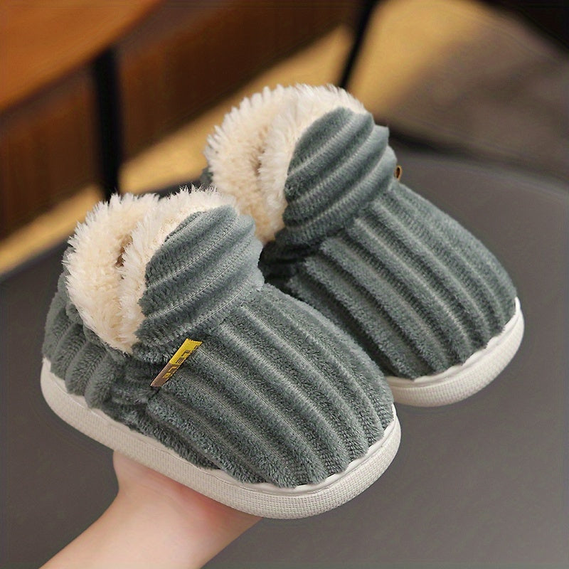 Une paire de pantoufles d'intérieur décontractées et antidérapantes en — Monptitlou