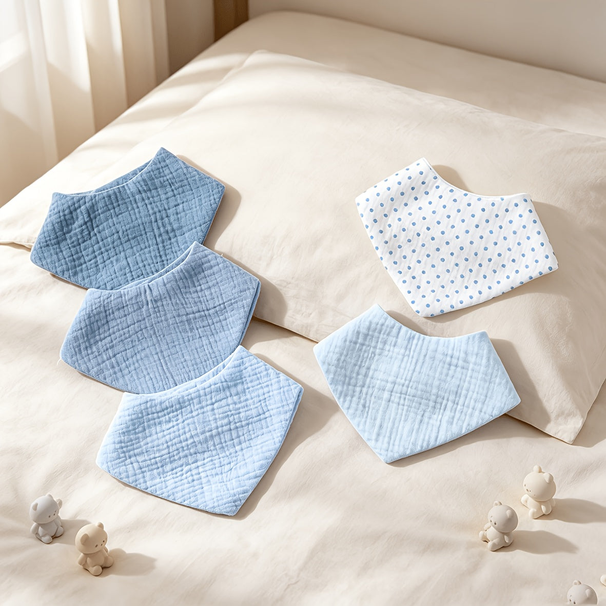 Bavoirs simples et polyvalents, styles assortis pour enfants — Monptitlou Image