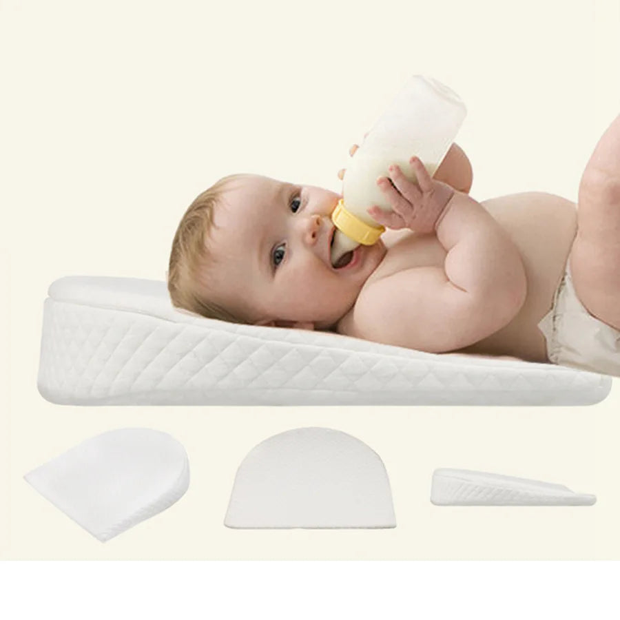 Cale-bébé incliné en mousse, deux hauteurs — Monptitlou