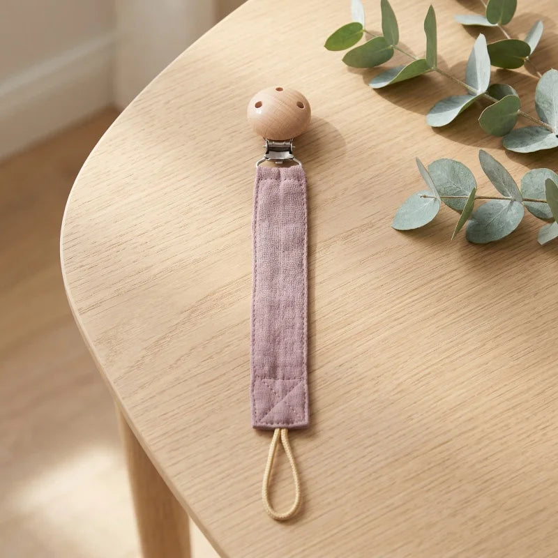 Attache-tétine personnalisée pour bébé avec nom gravé — Monptitlou
