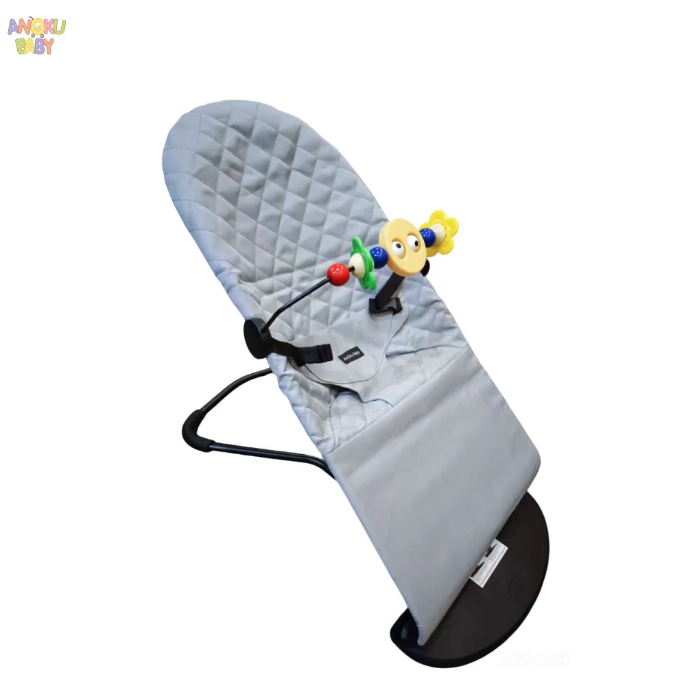 Chaise à bascule pliable pour bébé, avec jouets — Monptitlou Image