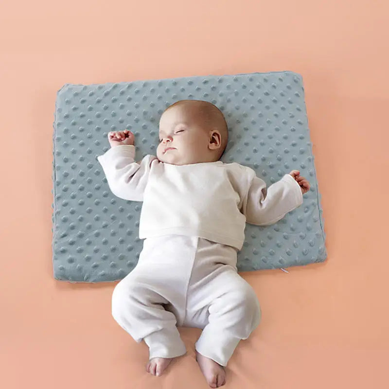 Cale-bébé incliné gris, mousse à mémoire de forme — Monptitlou