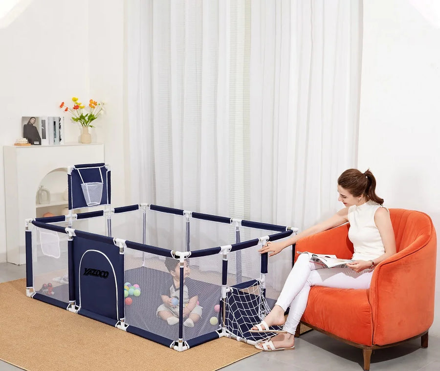 Parc de jeu pour bébé avec tapis matelassé