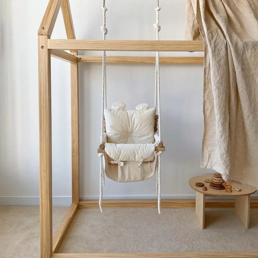 Chaise à bascule pour bébé, balançoire pour bébé, style ins, intérieur — Monptitlou