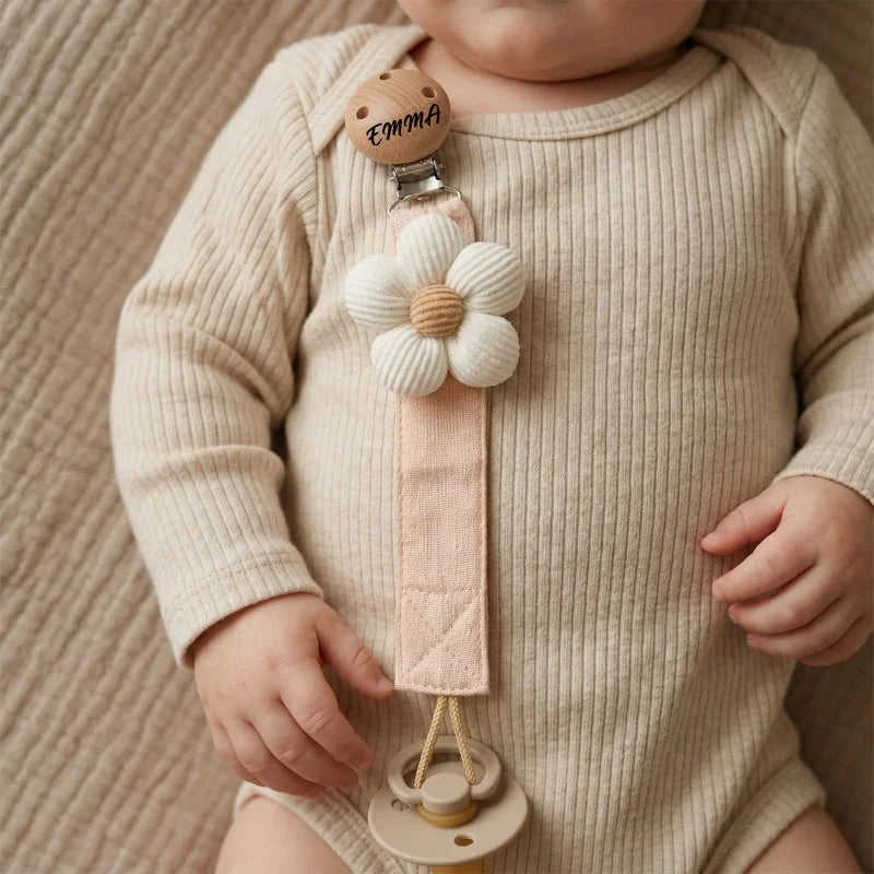 Attache-tétine personnalisée pour bébé avec nom gravé — Monptitlou Image