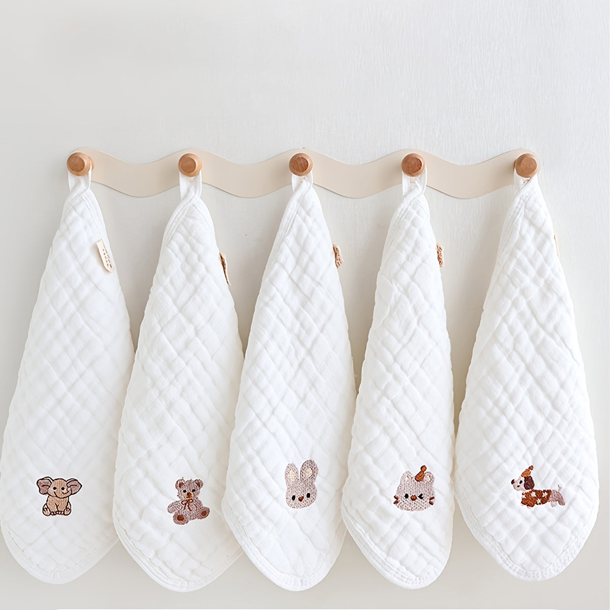 /Pack Bavoirs Bébé Brodé Dessin Animé Mignon — Monptitlou Image