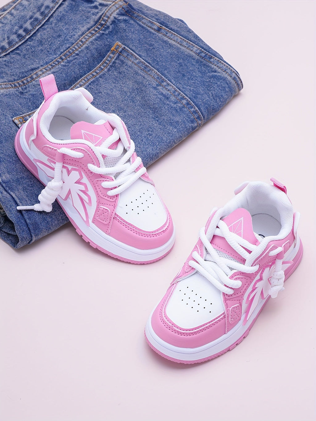Chaussures de sport décontractées rose pour bébés filles — Monptitlou