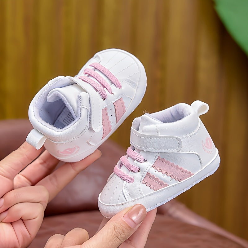 Chaussures décontractées et tendance à semelle souple pour bébés — Monptitlou Image