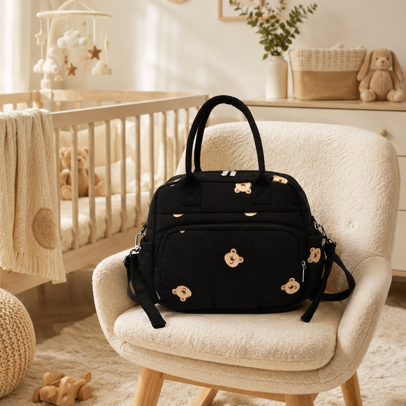 Un adorable sac de maman brodé avec un ours — Monptitlou