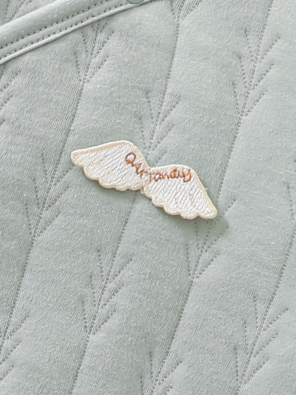Grenouillère pour bébés garçons et filles - Ailes d'ange coupées, barboteuse pour nouveau-né, barboteuse de couleur unie