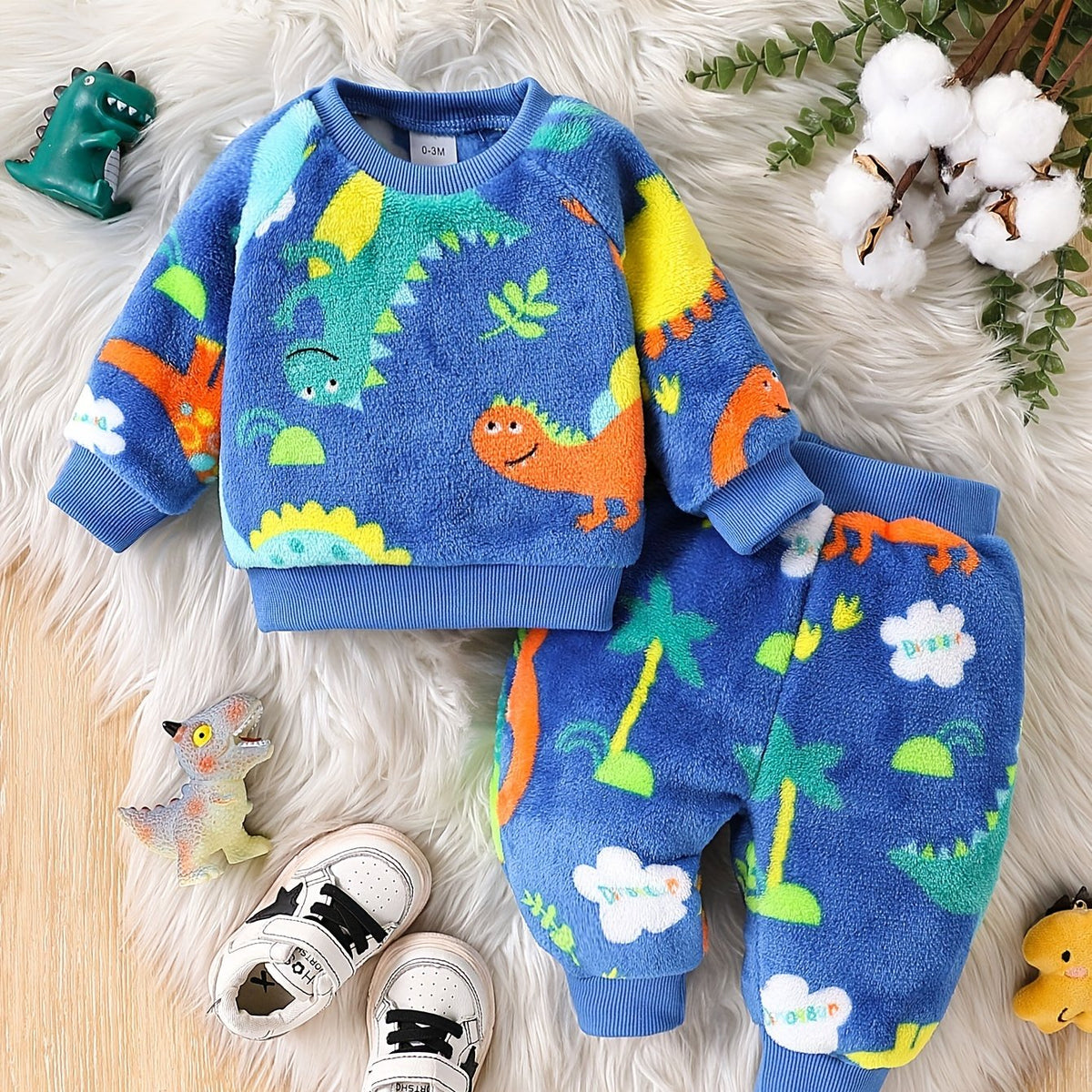 Ensemble 2 pièces sweat à capuche bébé motif petit dinosaure en peluche — Monptitlou Image