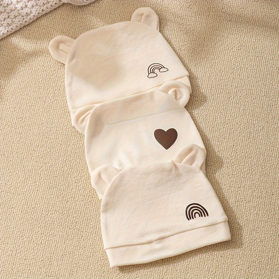 Bonnets pour bébé, avec des oreilles de ours mignons — Monptitlou