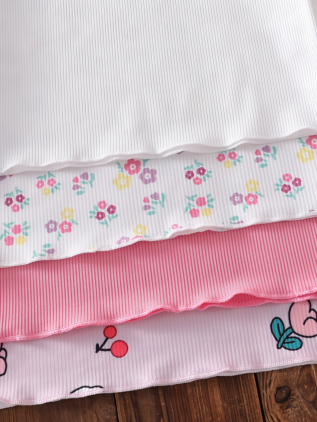 T-shirts manches courtes pour enfants, imprimé lapin et floral — Monptitlou