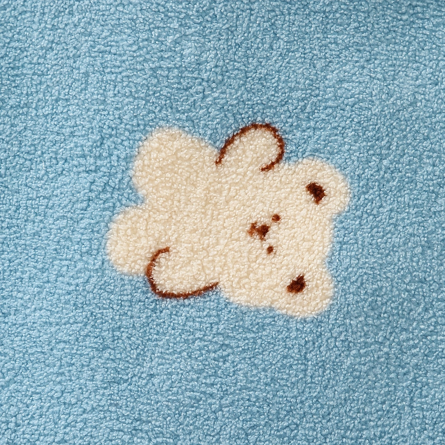 Cadeau de baptême et robe pour bébé, fond bleu, petit ours — Monptitlou