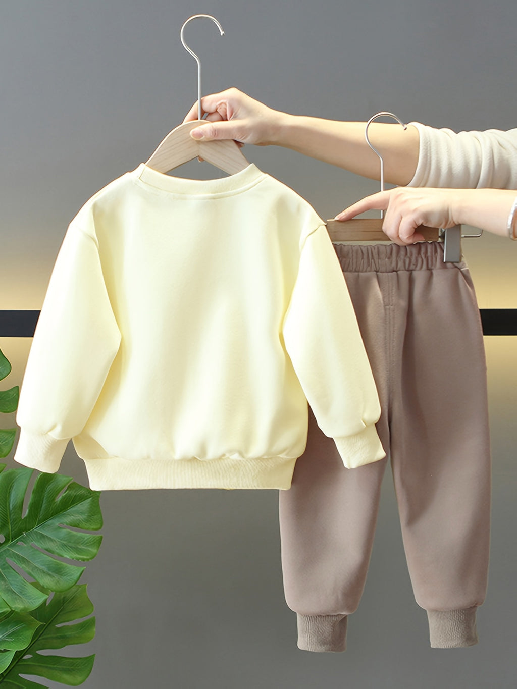 Ensemble sweat à col ras du cou et pantalon long pour garçon — Monptitlou
