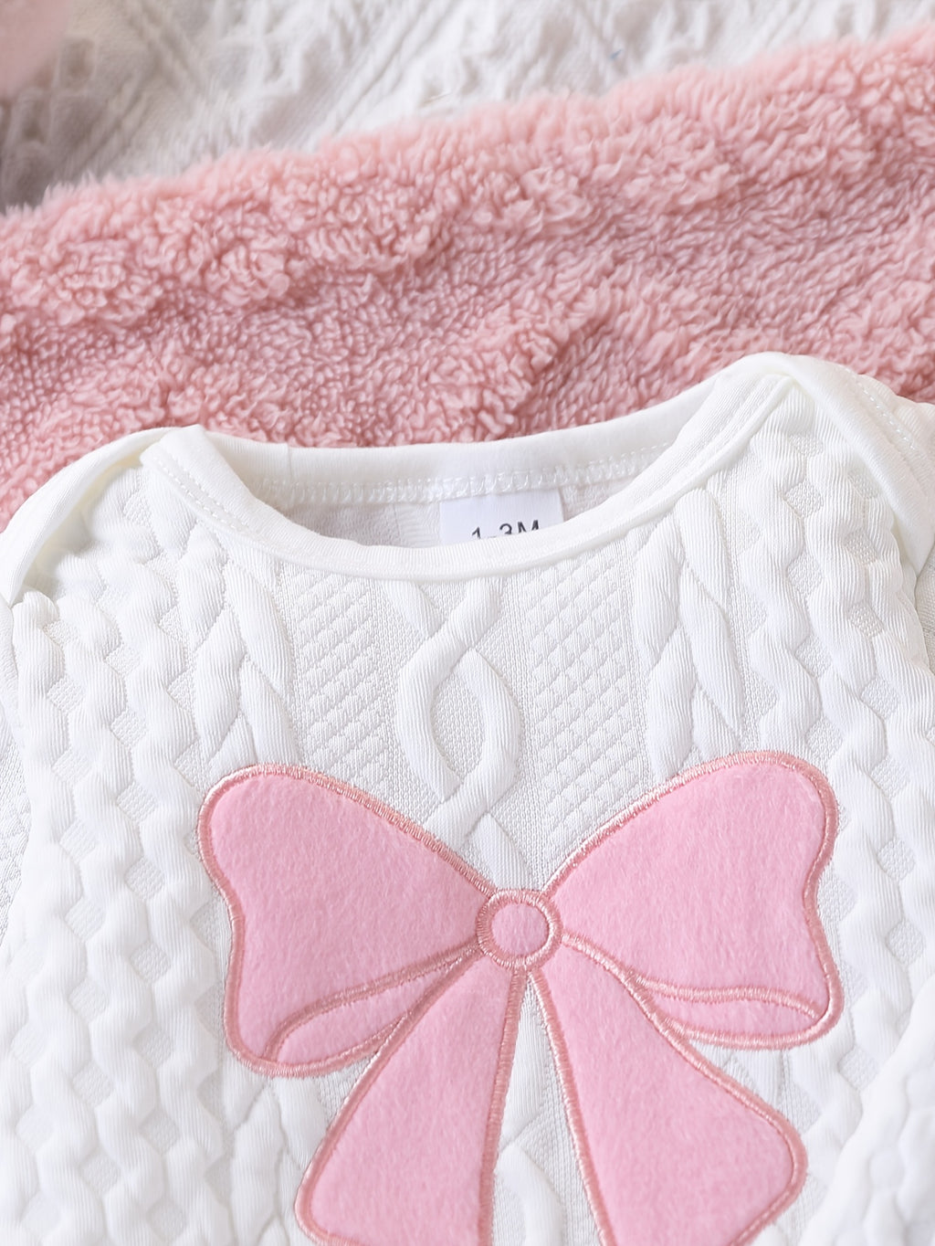 Grenouillère bébé tricotée jacquard, à pieds — Monptitlou