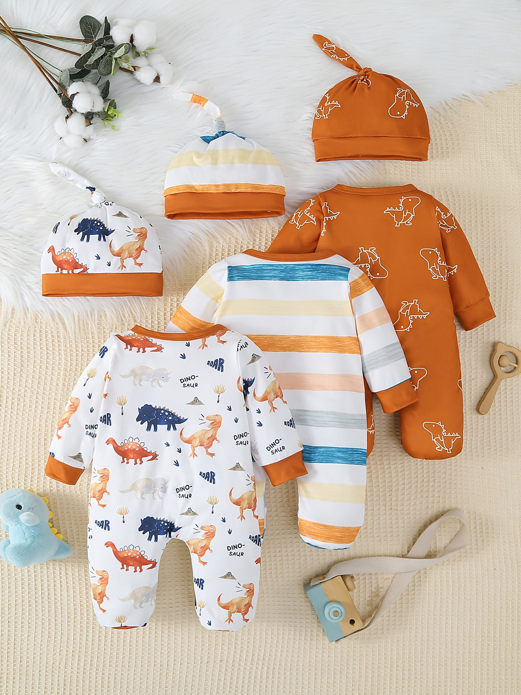 Ensemble bodysuit et bonnet pour garçon à rayures avec motif dinosaure — Monptitlou