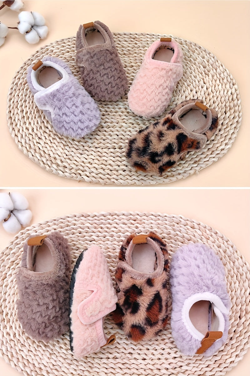 Chaussons douillets en fourrure pour bébé fille — Monptitlou