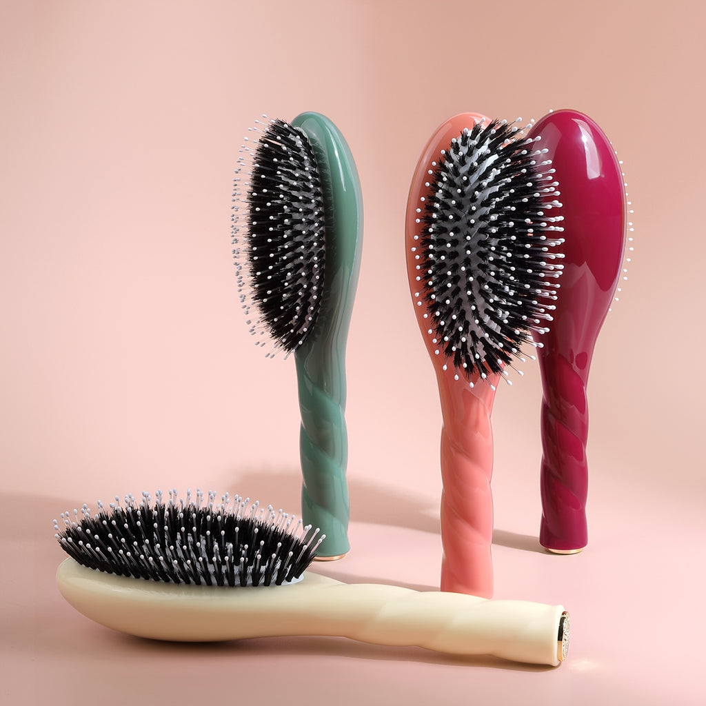 1 brosse à cheveux à poils naturels — Monptitlou