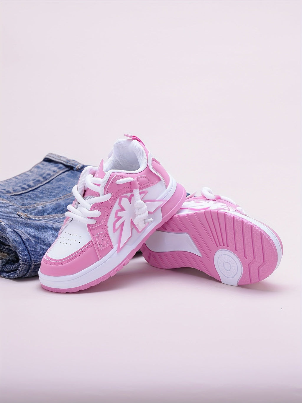 Chaussures de sport décontractées rose pour bébés filles — Monptitlou