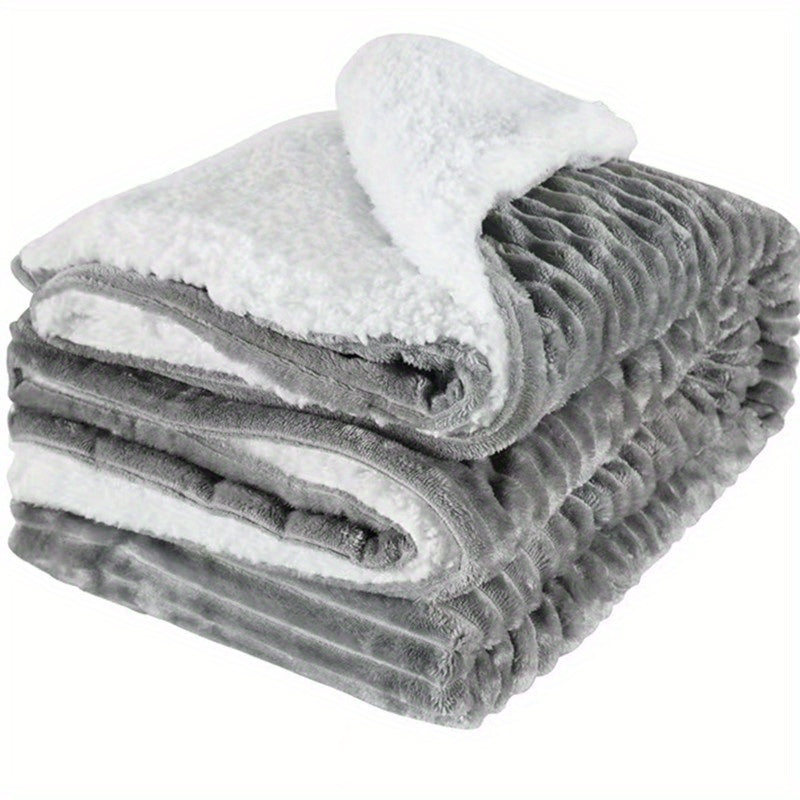 Couverture Bébé Polaire Gris Doux – Parfaite pour les Voyages — Monptitlou Image