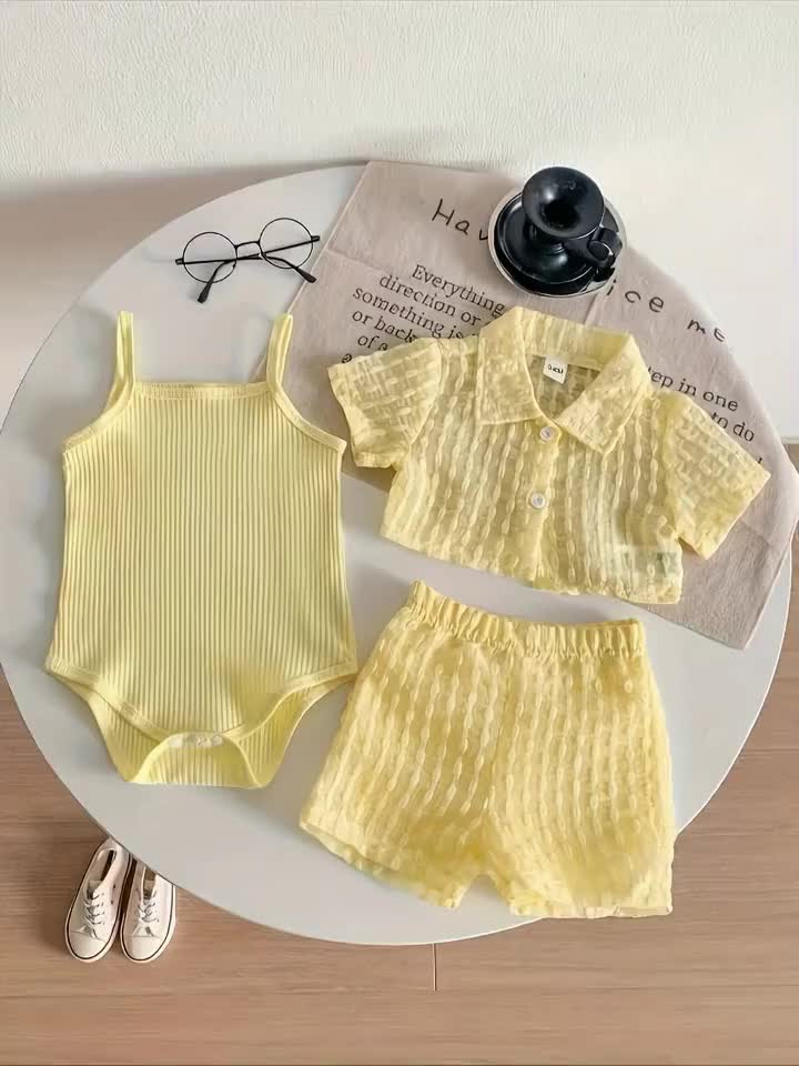 Ensemble 3 pièces pour bébé fille : barboteuse à bretelles
