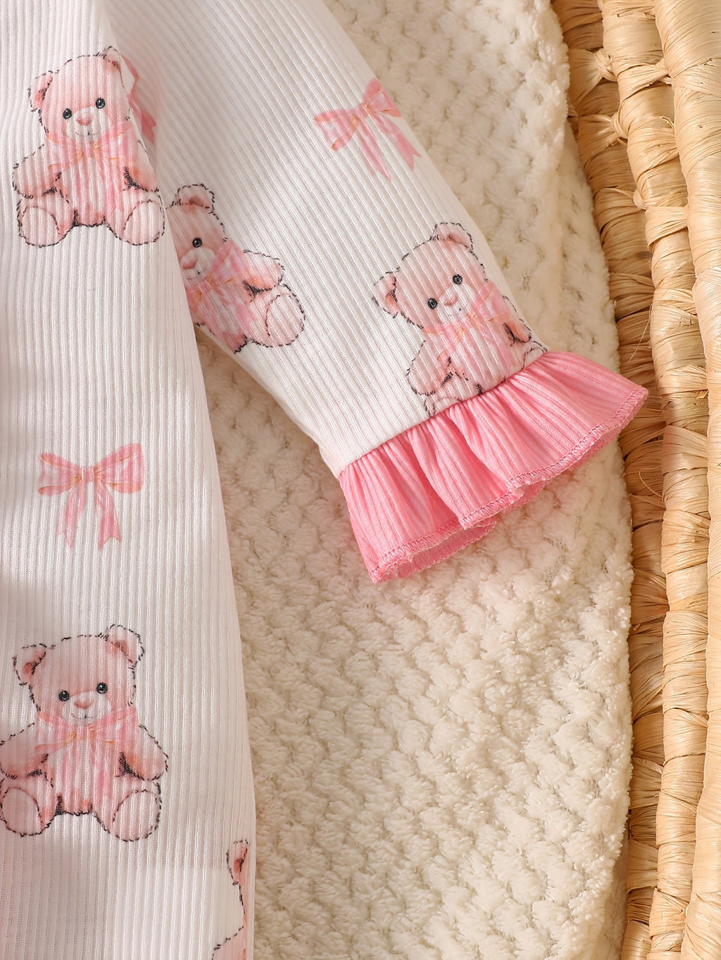 Body bébé fille imprimé ours avec pieds, assorti d'un chapeau nœud — Monptitlou