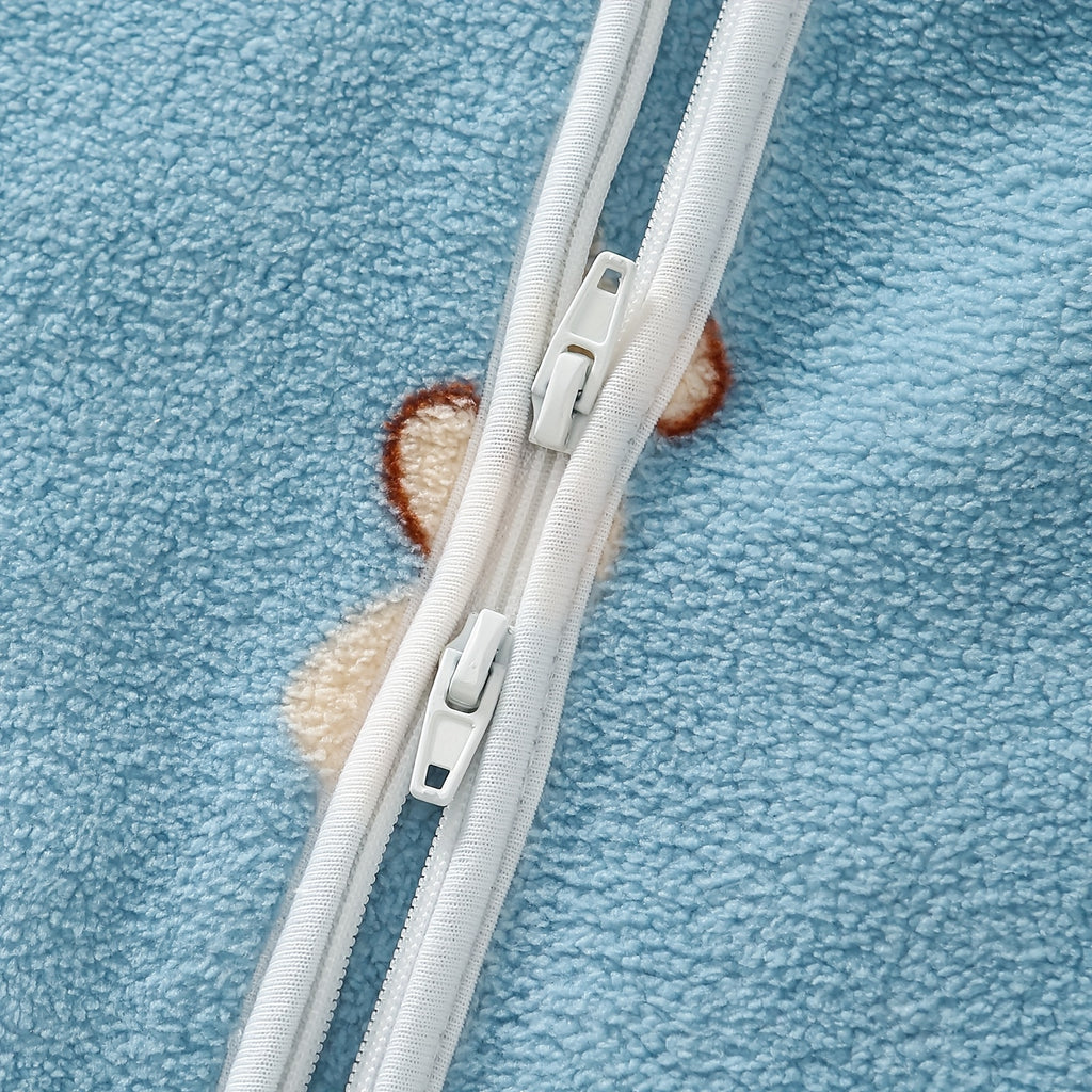 Cadeau de baptême et robe pour bébé, fond bleu, petit ours — Monptitlou