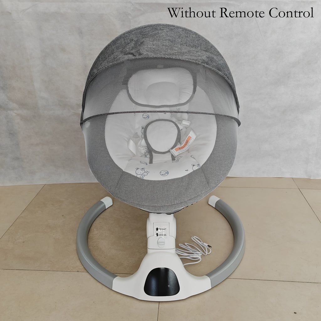 Berceau bébé avec ceintures de sécurité et moustiquaire amovible — Monptitlou