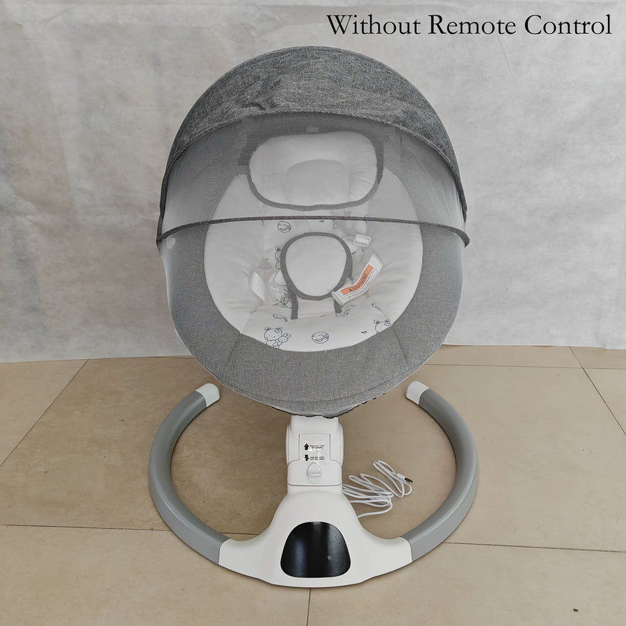 Berceau bébé avec ceintures de sécurité et moustiquaire amovible — Monptitlou