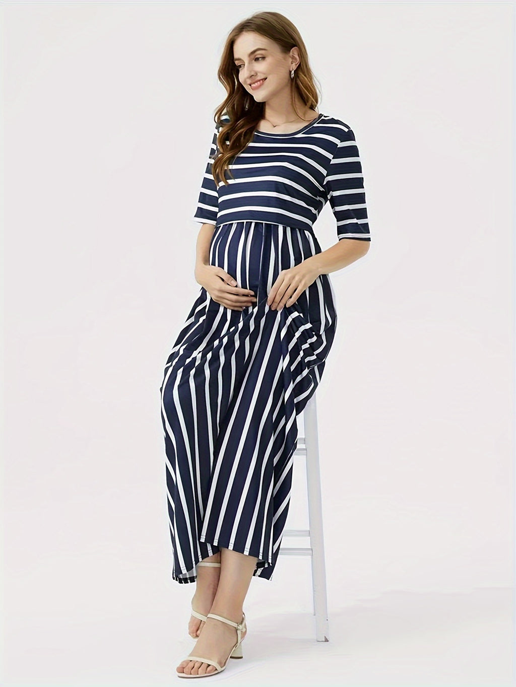Robe d'allaitement à rayures et col rond pour femmes enceintes tendance — Monptitlou