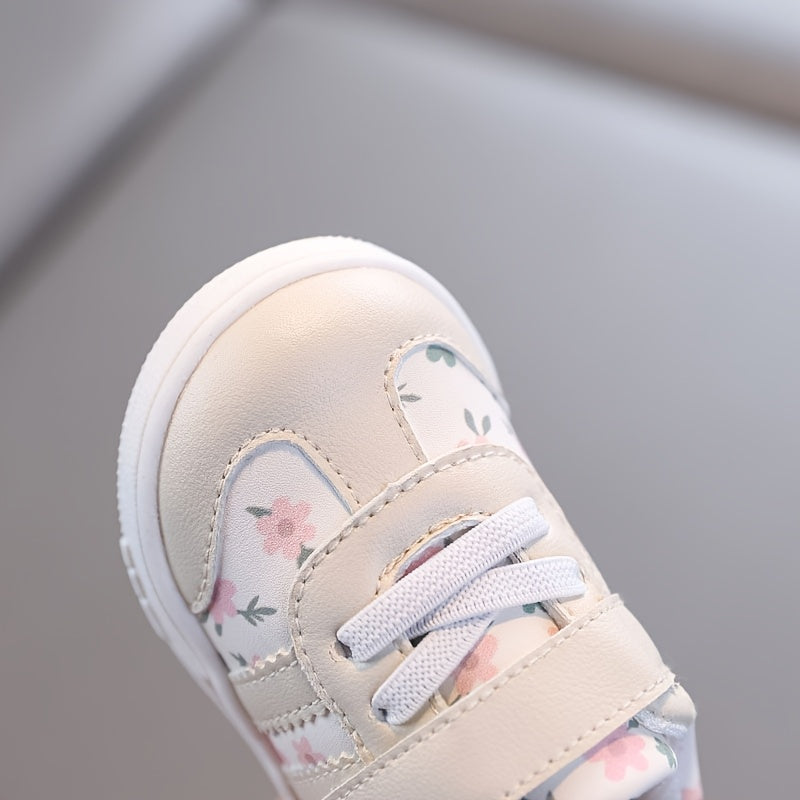 Chaussures bébé garçons et filles 1-2-3-4 ans motif floral mignon — Monptitlou Image